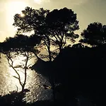Les Lones Avec Jardin Apartmán