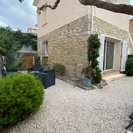 Les Lones Avec Jardin Daire
