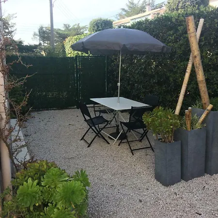 Les Lones Apartment