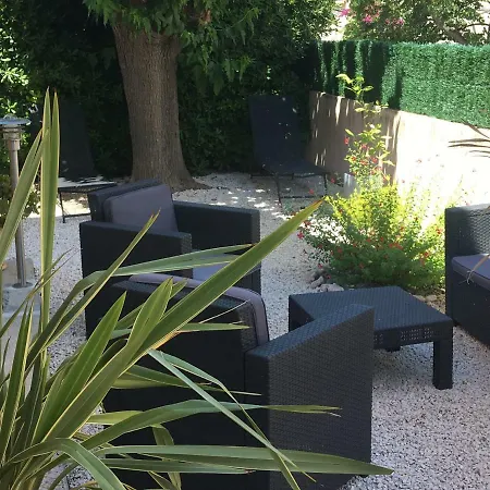 Les Lones Avec Jardin Apartamento